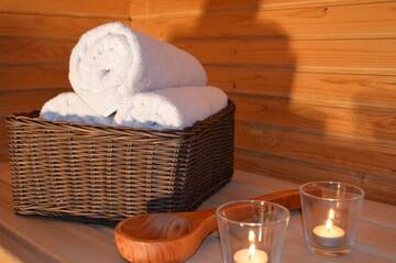Фото номера Вилла с двумя спальнями и сауной. Курортные отели Rauhalahti Holiday Homes г. Куопио 18
