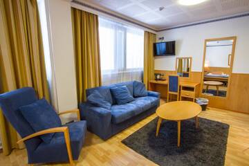 Фото номера Люкс с сауной Отель Economy Hotel Savonia г. Куопио 3