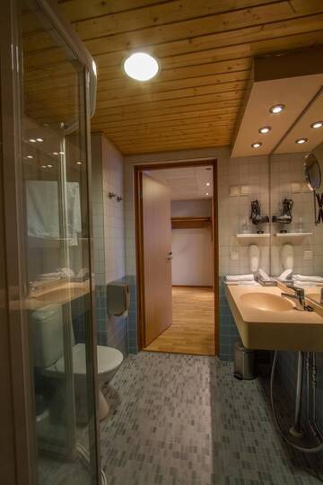 Фото номера Люкс с сауной Отель Economy Hotel Savonia г. Куопио 6