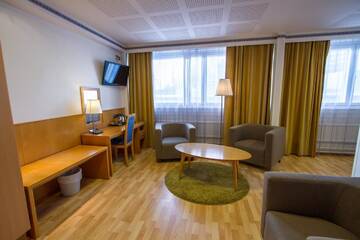 Фото номера Люкс с сауной Отель Economy Hotel Savonia г. Куопио 8