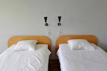 Фото номера Одноместный номер эконом-класса Отель Finlandia Hotel Isovalkeinen г. Куопио 3